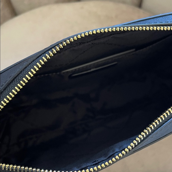 Michael Kors Black Bag with Leopard Print Strap - Picture 4 of 9